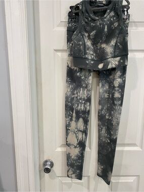 Mono B Girls small Tank top and leggings  dark green